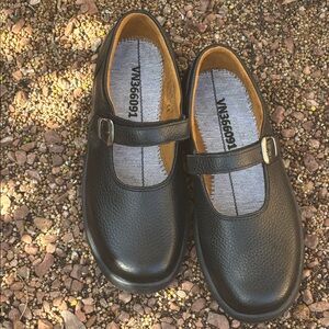 Dr. Comfort Mary Jane Leather Flats Shoes Size 8W NWOT